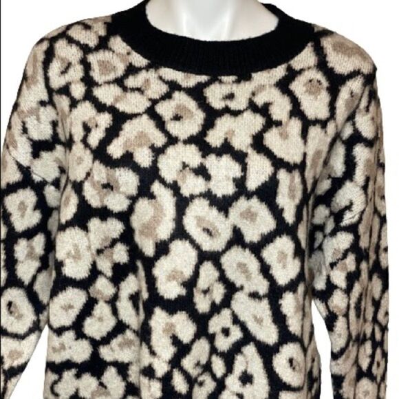 Vince Camuto NWT leopard/ cheetah animal print crew neck sweater size M - Picture 5 of 16